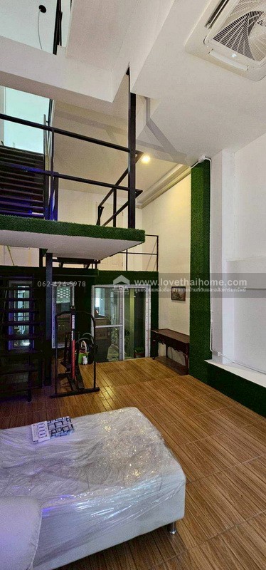 ขายตึกแถว 4 ชั้น ซ.รามคำแหง12 พื้นที่ 16 ตรว. รีโนเวทใหม่ทั้งหลัง เหมาะสำหรับทำออฟฟิศหรือพักอาศัย ราคาต่อรองได้