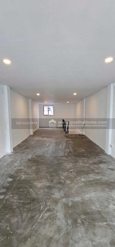 ขายตึกแถว 4 ชั้น ซ.รามคำแหง12 พื้นที่ 16 ตรว. รีโนเวทใหม่ทั้งหลัง เหมาะสำหรับทำออฟฟิศหรือพักอาศัย ราคาต่อรองได้