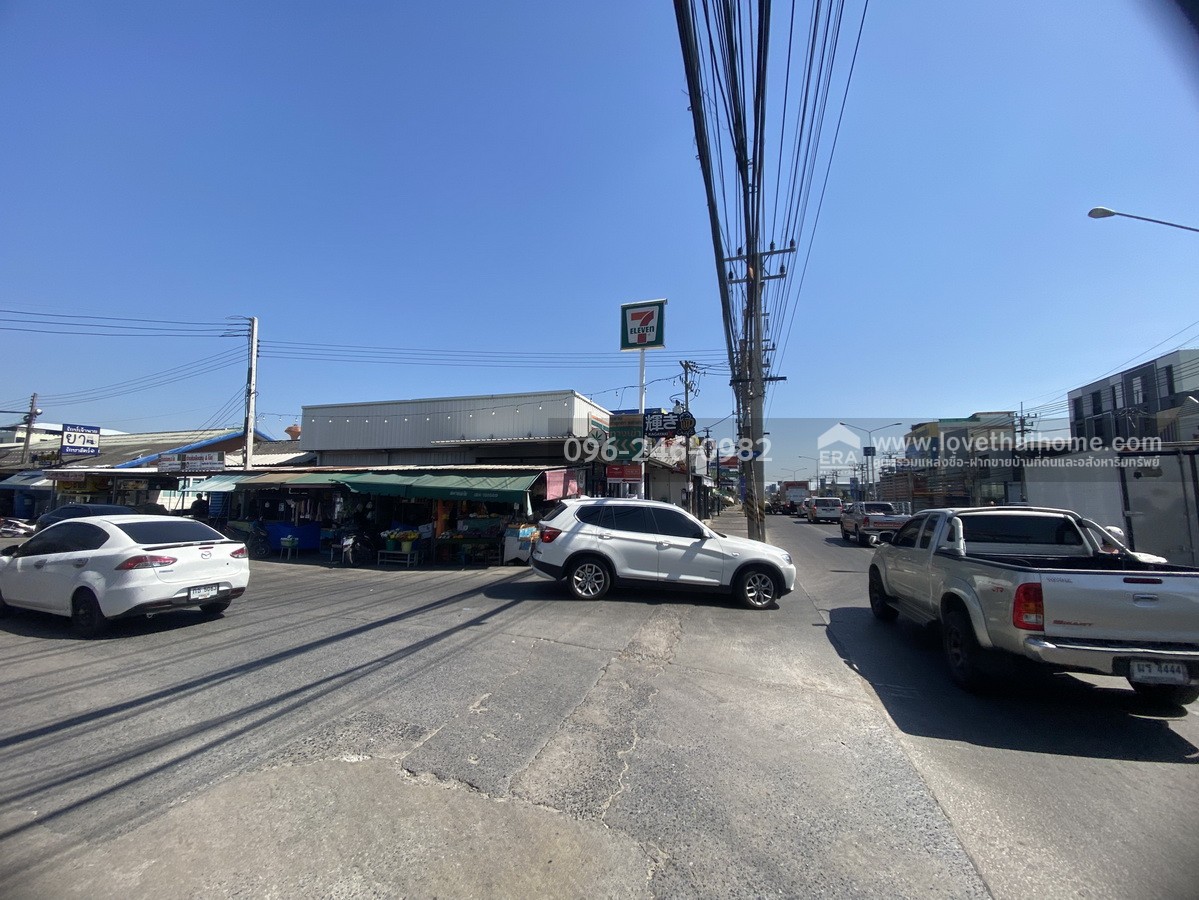 ขายทาวน์เฮ้าส์ ลำลูกกา49-คลอง4 เพ็ญพิชา ซ.4 หมู่บ้านคัทลียาวิลล์ ปทมุธานี พื้นที่ 21 ตรว. ขายเพียง 1.89 ล้านบาท ราคาดีพร้อมอยู่ ตรงข้ามสวนสนุกหมู่บ้าน