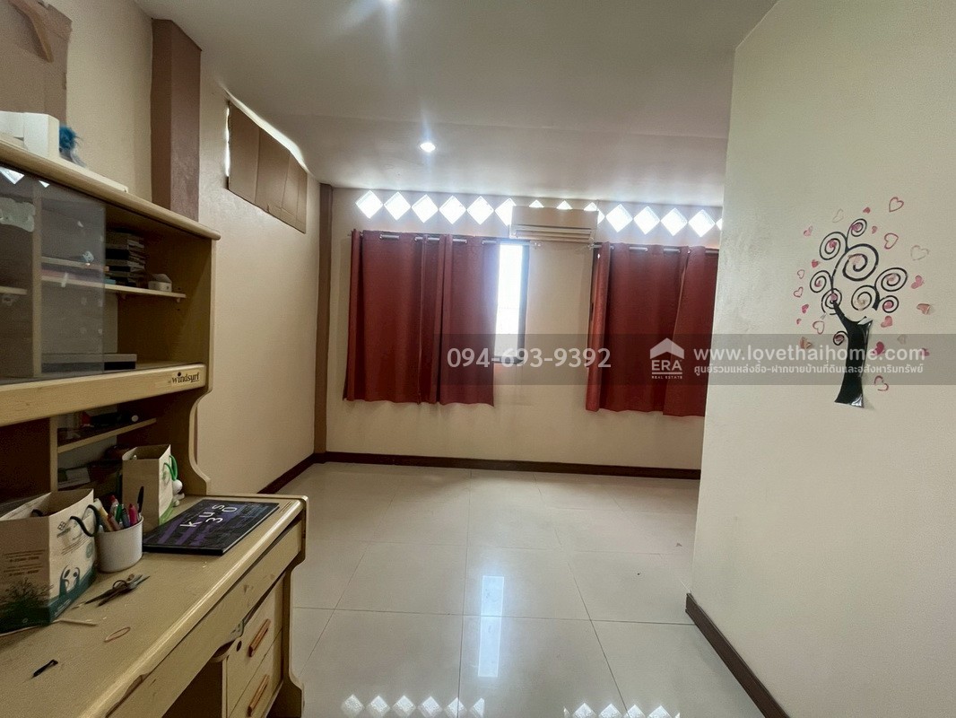 ขายทาวน์เฮ้าส์ 2 ชั้น หมู่บ้านการเคหะทุ่งสองห้อง ซอยกำแพงเพชร6 ซอย7 พื้นที่ 37.4 ตรว. ทำเลทอง ติดถนน 2 ด้าน ด้านหน้าบ้านกับหลังบ้าน คุ้มสุดๆ ราคาคุยกันได้