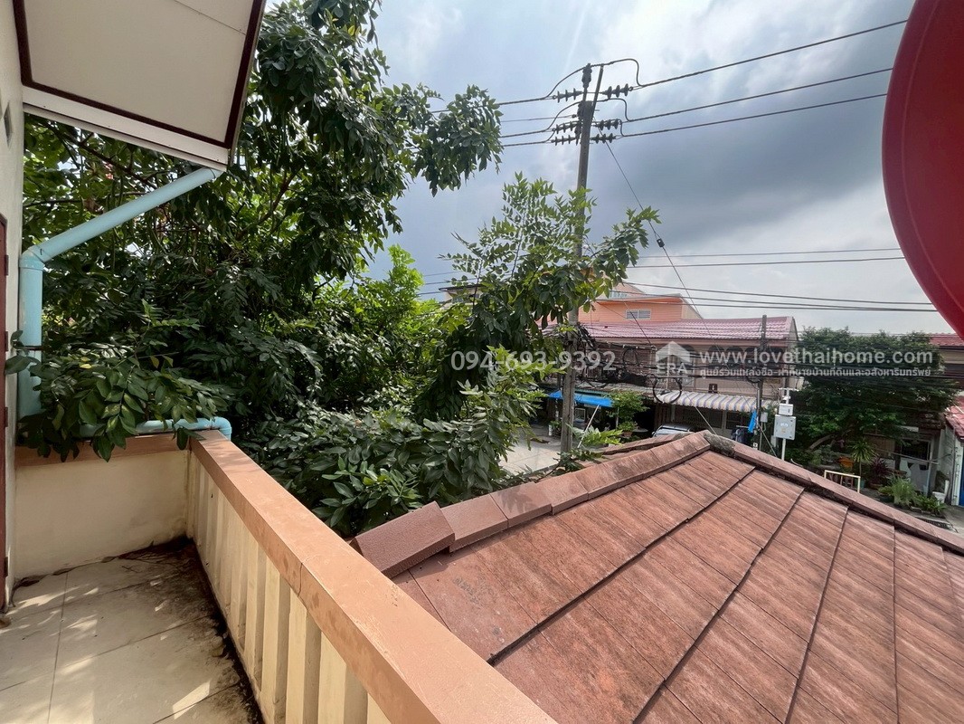 ขายทาวน์เฮ้าส์ 2 ชั้น หมู่บ้านการเคหะทุ่งสองห้อง ซอยกำแพงเพชร6 ซอย7 พื้นที่ 37.4 ตรว. ทำเลทอง ติดถนน 2 ด้าน ด้านหน้าบ้านกับหลังบ้าน คุ้มสุดๆ ราคาคุยกันได้