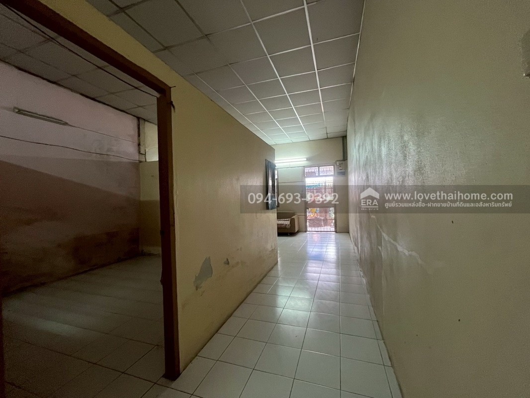 ขายทาวน์เฮ้าส์ 2 ชั้น หมู่บ้านการเคหะทุ่งสองห้อง ซอยกำแพงเพชร6 ซอย7 พื้นที่ 37.4 ตรว. ทำเลทอง ติดถนน 2 ด้าน ด้านหน้าบ้านกับหลังบ้าน คุ้มสุดๆ ราคาคุยกันได้