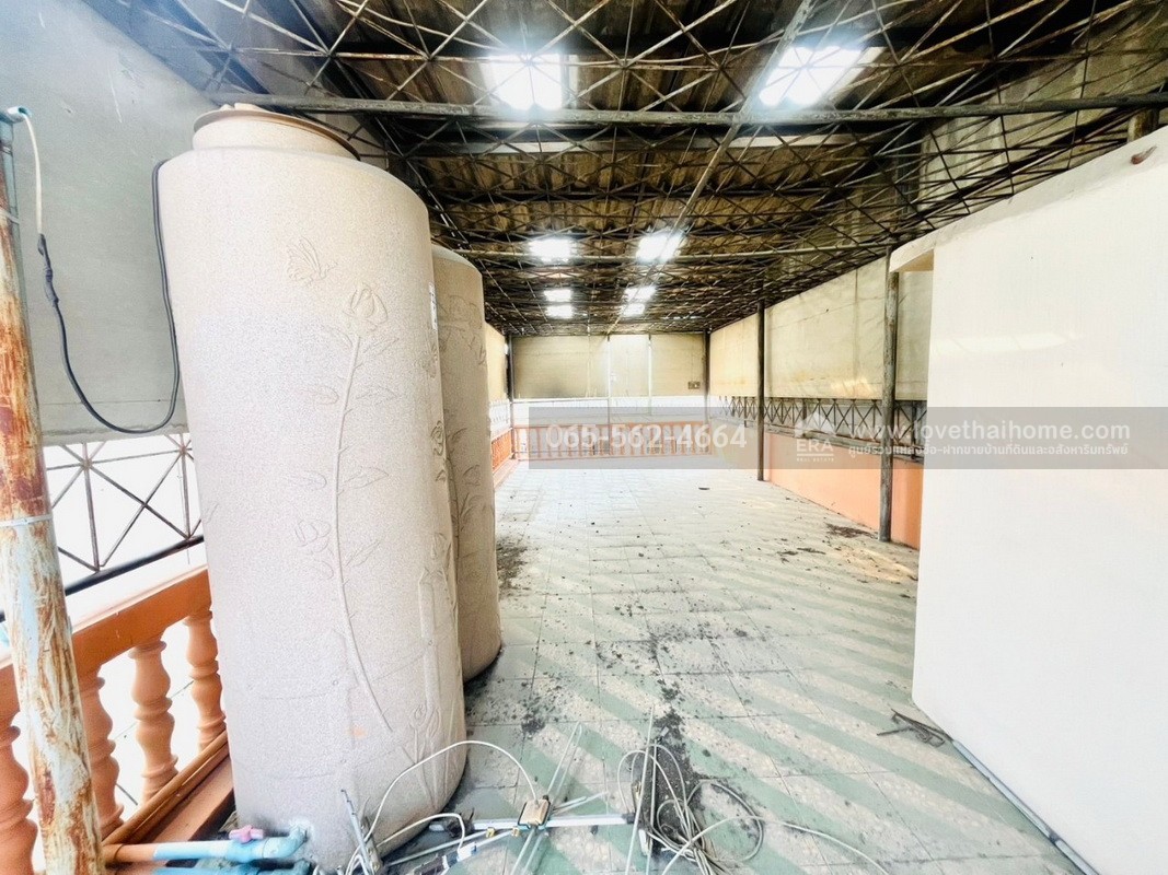 ขายตึกแถว 4 ชั้น คลองหลวง17 ม.ไวท์เฮ้าส์ คลองหลวง ปทุมธานี พื้นที่ 14 ตรว. เพียง 60 เมตร จากถนนใหญ่ ใกล้ตลาดสี่มุมเมือง