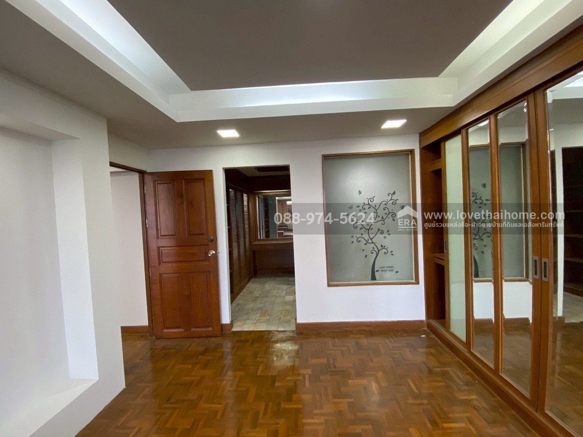 ขายคอนโดรอยัลไนน์ เรสซิเดนท์ พระราม9-ห้วยขวาง พื้นที่ 85.02 ตรม. อยู่ชั้น 12 เฟอร์ฯ Built-in ใกล้ Airport Rail Link รามคำแหง