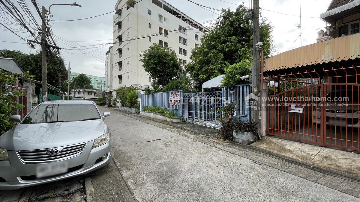 ขายที่ดินแถมบ้าน ซอยอุดมสุข30 แยก2 ถนนสุขุมวิท103 พื้นที่ 98 ตรว. ขาย 11.9 ล้านบาท ทำเลดี เข้าซอยเพียง 300 เมตร ใกล้ BTS อุดมสุข