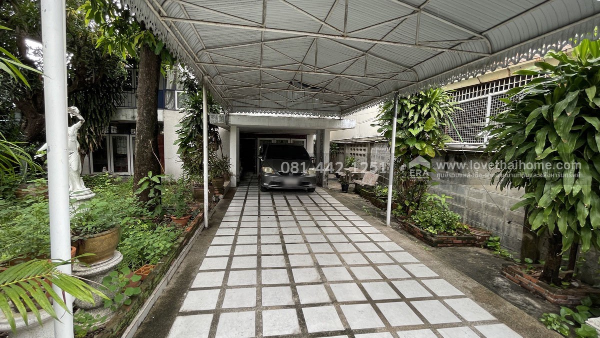 ขายที่ดินแถมบ้าน ซอยอุดมสุข30 แยก2 ถนนสุขุมวิท103 พื้นที่ 98 ตรว. ขาย 11.9 ล้านบาท ทำเลดี เข้าซอยเพียง 300 เมตร ใกล้ BTS อุดมสุข