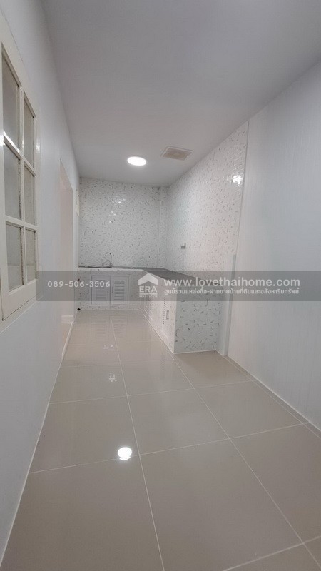 ขายทาวน์เฮ้าส์ หมู่บ้านนริศรา ธัญบุรี คลอง11 ถนนรังสิต-นครนายก พื้นที่ 18 ตรว. ขาย 1.2 ล้านบาท บ้านพร้อมอยู่ รีโนเวทใหม่ทั้งหลัง ฟรีค่าใช้จ่ายวันโอน ถือกระเป๋าเข้าอยู่ได้เลย