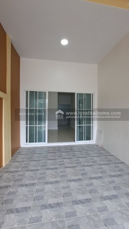 ขายทาวน์เฮ้าส์ หมู่บ้านนริศรา ธัญบุรี คลอง11 ถนนรังสิต-นครนายก พื้นที่ 18 ตรว. ขาย 1.2 ล้านบาท บ้านพร้อมอยู่ รีโนเวทใหม่ทั้งหลัง ฟรีค่าใช้จ่ายวันโอน ถือกระเป๋าเข้าอยู่ได้เลย