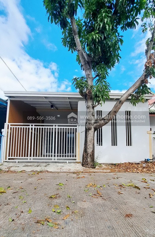 ขายทาวน์เฮ้าส์ หมู่บ้านนริศรา ธัญบุรี คลอง11 ถนนรังสิต-นครนายก พื้นที่ 18 ตรว. ขาย 1.2 ล้านบาท บ้านพร้อมอยู่ รีโนเวทใหม่ทั้งหลัง ฟรีค่าใช้จ่ายวันโอน ถือกระเป๋าเข้าอยู่ได้เลย