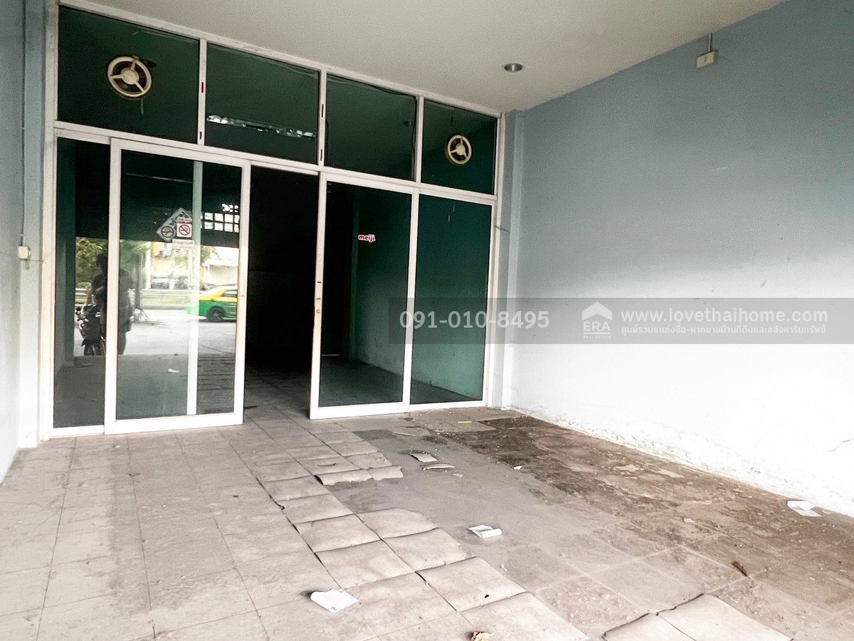 ขายอาคารพาณิชย์ ปากเกร็ด นนทบุรี ติดถนนเลี่ยงเมืองปากเกร็ด ตึก 3 คูหา 4.5 ชั้น มีดาดฟ้า 51 ตรว. หรือแบ่งขาย พร้อมผู้เช่าปัจจุบัน ราคา 12 ล้าน ราคาถูกที่สุดในย่านเลี่ยงเมืองปากเกร็ด ซื้อแล้วทำเงินได้ทันที ทำเลคุณภาพเหมาะแก่การลงทุน ราคานี้หาไม่ได้แล้ว