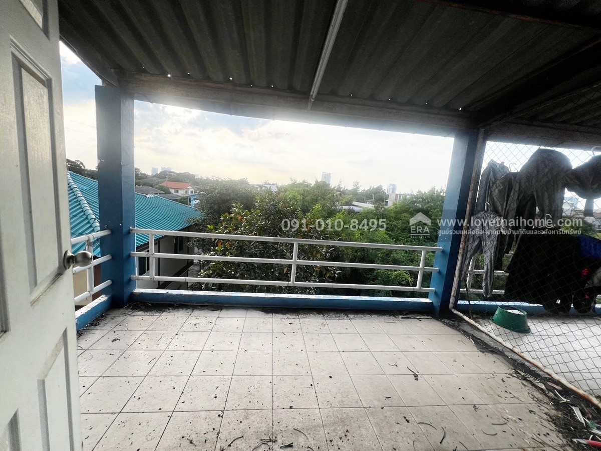 ขายอาคารพาณิชย์ ปากเกร็ด นนทบุรี ติดถนนเลี่ยงเมืองปากเกร็ด ตึก 3 คูหา 4.5 ชั้น มีดาดฟ้า 51 ตรว. หรือแบ่งขาย พร้อมผู้เช่าปัจจุบัน ราคา 12 ล้าน ราคาถูกที่สุดในย่านเลี่ยงเมืองปากเกร็ด ซื้อแล้วทำเงินได้ทันที ทำเลคุณภาพเหมาะแก่การลงทุน ราคานี้หาไม่ได้แล้ว