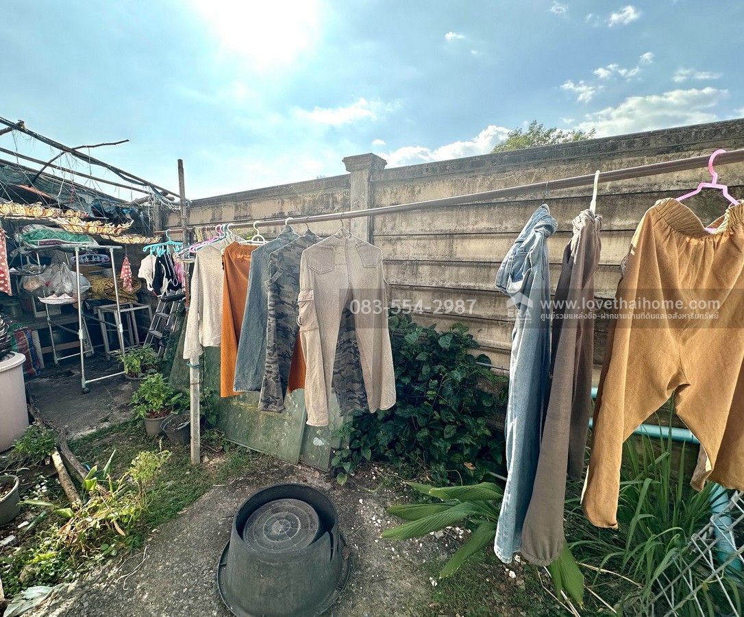 ขายทาวน์เฮ้าส์ รังสิต-นครนายก บ้านเอื้ออาทรรังสิต(คลอง9) ซอย15 ปทุมธานี พื้นที่ 16.2 ตรว. ขายถูกที่สุดในโครงการ เพียง 650,000 บาทเท่านั้น โครงการน่าอยู่ ใกล้ทางด่วนวงแหวนตะวันออก