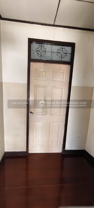 ขายบ้านเดี่ยว ลาดพร้าว 101 แยก 46 ใกล้รถไฟฟ้าลาดพร้าว101 พื้นที่ 42.5 ตรว. ราคานี้ไม่มีอีกแล้วในซอยนี้ จองด่วนเพียง 3.8 ล้านเท่านั้น เข้า-ออกได้หลายทางโพธิ์แก้ว และนวมินทร์