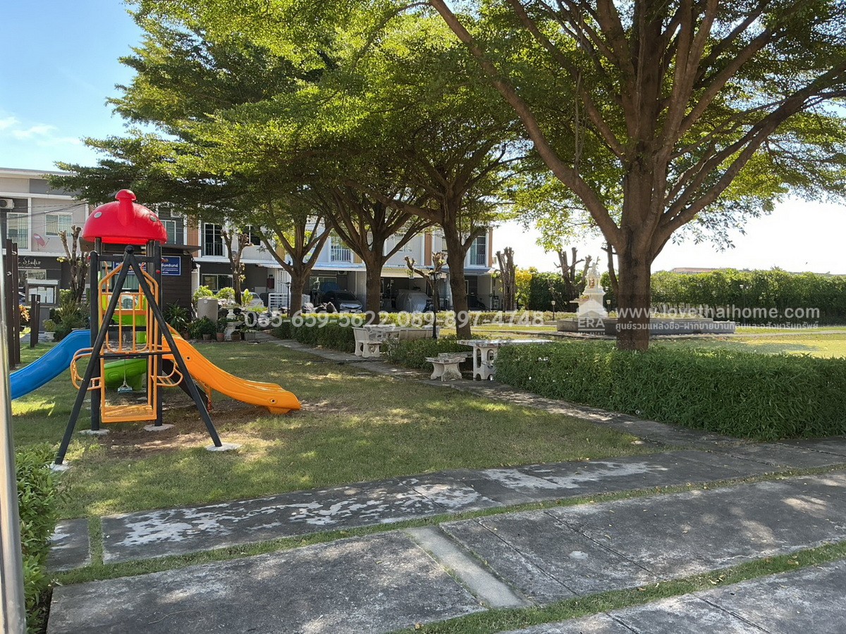 ขายทาวน์เฮ้าส์ หมู่บ้านพลีโน่ ศรีนครินทร์-เทพารักษ์ บางพลี สมุทรปราการ พื้นที่ 18 ตรว. ขายราคาถูกมากเพียง 2.39 ล้าน ถูกที่สุดในโครงการ ใกล้ BTS สายสุขุมวิท-ศรีนครินทร์ และทางด่วนวงแหวนรอบนอก-กรุงเทพฯฝั่งใต้ รีบตัดสินใจด่วน!