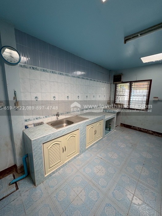 ขายอาคารพาณิชย์ เมืองเชียงใหม่ ย่านวัดเกตการาม พื้นที่ 28 ตรว. ทำเลเยี่ยมยอด ถนนสายวัฒนธรรมของเชียงใหม่ ขายราคาถูกมากเพียง 4.75 ล้าน ขอบอกจองด่วน!