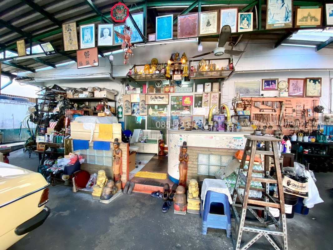 ขายบ้านเดี่ยว 2 ชั้น ซอยนวมินทร์42 พื้นที่ 95 ตารางวา ขาย 16.5 ล้านบาท ทำเลดีมาก ถนนเมน เข้าซอยเพียง 100 เมตร ใกล้เดอะมอลล์บางกะปิ