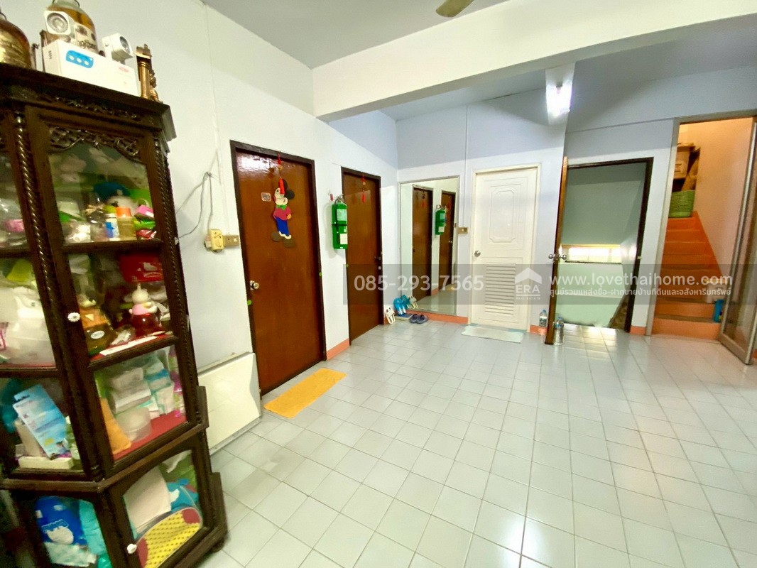 ขายบ้านเดี่ยว 2 ชั้น ซอยนวมินทร์42 พื้นที่ 95 ตารางวา ขาย 16.5 ล้านบาท ทำเลดีมาก ถนนเมน เข้าซอยเพียง 100 เมตร ใกล้เดอะมอลล์บางกะปิ