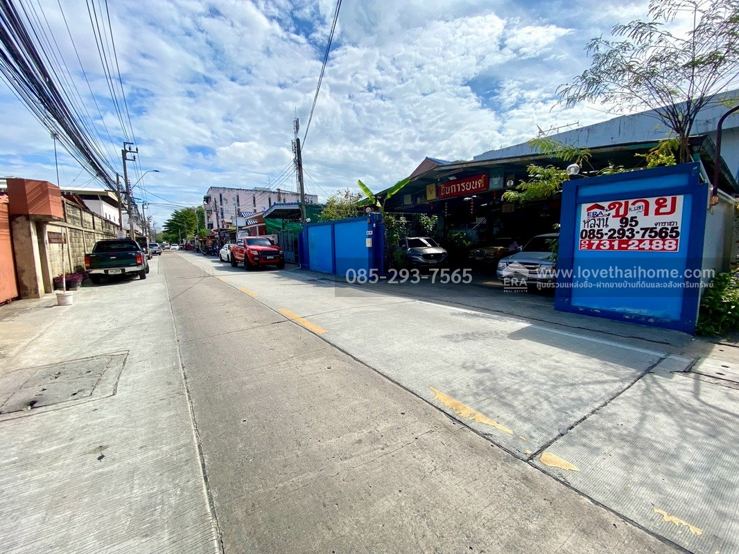 ขายบ้านเดี่ยว 2 ชั้น ซอยนวมินทร์42 พื้นที่ 95 ตารางวา ขาย 16.5 ล้านบาท ทำเลดีมาก ถนนเมน เข้าซอยเพียง 100 เมตร ใกล้เดอะมอลล์บางกะปิ