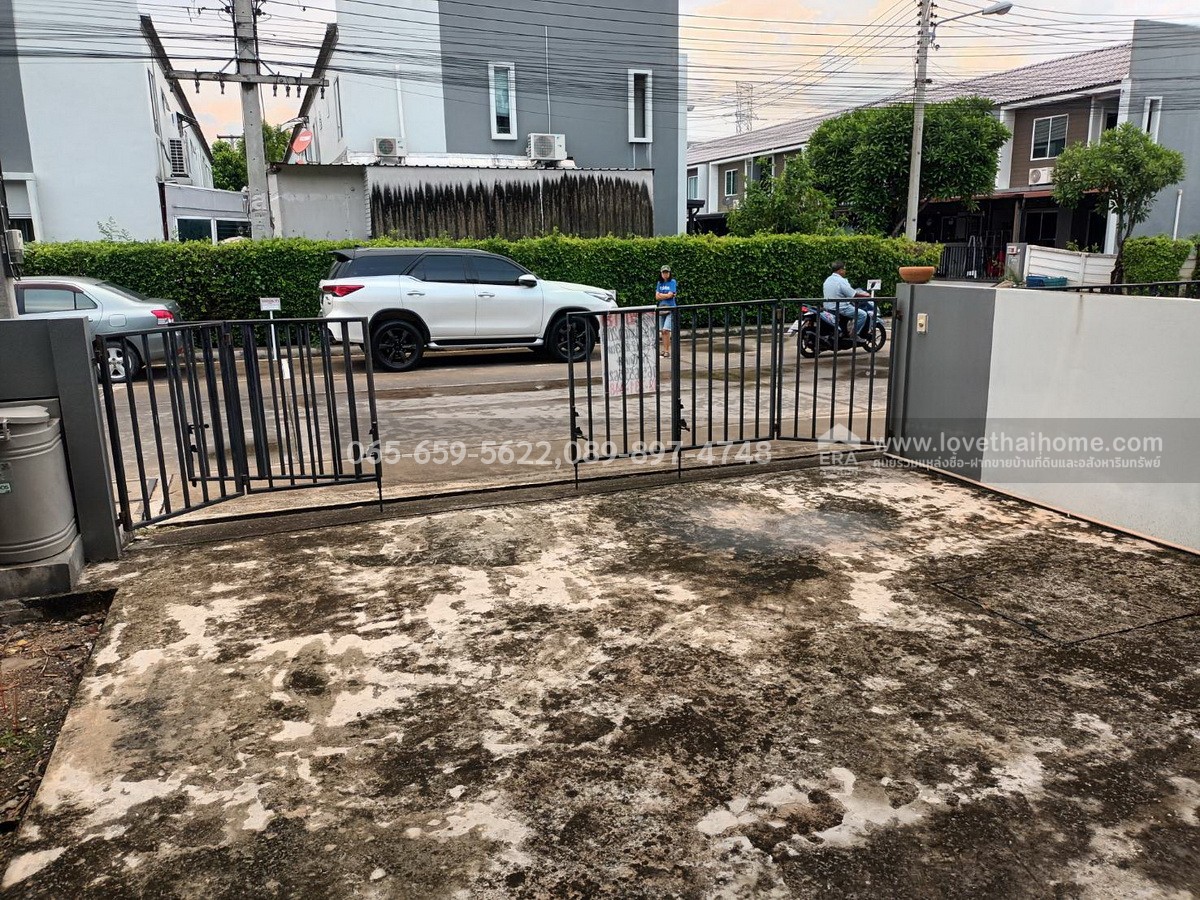 ขายทาวน์เฮ้าส์ เดอะคัลเลอร์ส 2 รังสิต-ลำลูกกา คลอง 4 ปทุมธานี พื้นที่20ตรว. ราคา1.95ล้าน หั่นราคาสุดๆ ถนนเมนเข้าไม่ลึก ใกล้โรงเรียนบีคอนเฮ้าส์แย้มสอาดรังสิต มาเป็นเจ้าของด่วน!