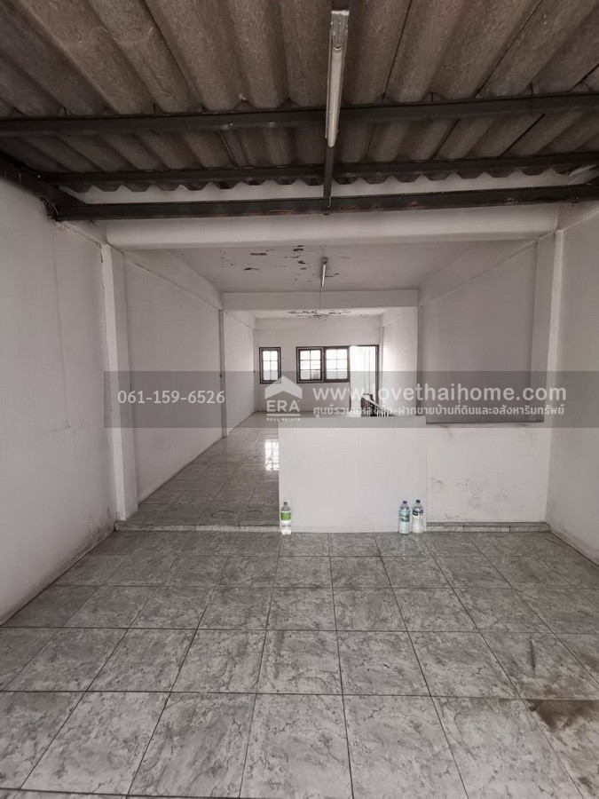 ขายตึกแถว4.5ชั้น ริมถนนคลองหลวง-คลองสอง ปทุมธานี พื้นที่16ตรว. ใกล้ตลาดไท ราคา 3.8 ล้าน (ให้เช่า 16,000.-/เดือน) เหมาะทำการค้าและอยู่อาศัย