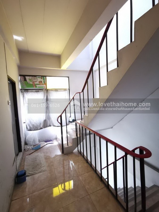 ขายตึกแถว4.5ชั้น ริมถนนคลองหลวง-คลองสอง ปทุมธานี พื้นที่16ตรว. ใกล้ตลาดไท ราคา 3.8 ล้าน (ให้เช่า 16,000.-/เดือน) เหมาะทำการค้าและอยู่อาศัย