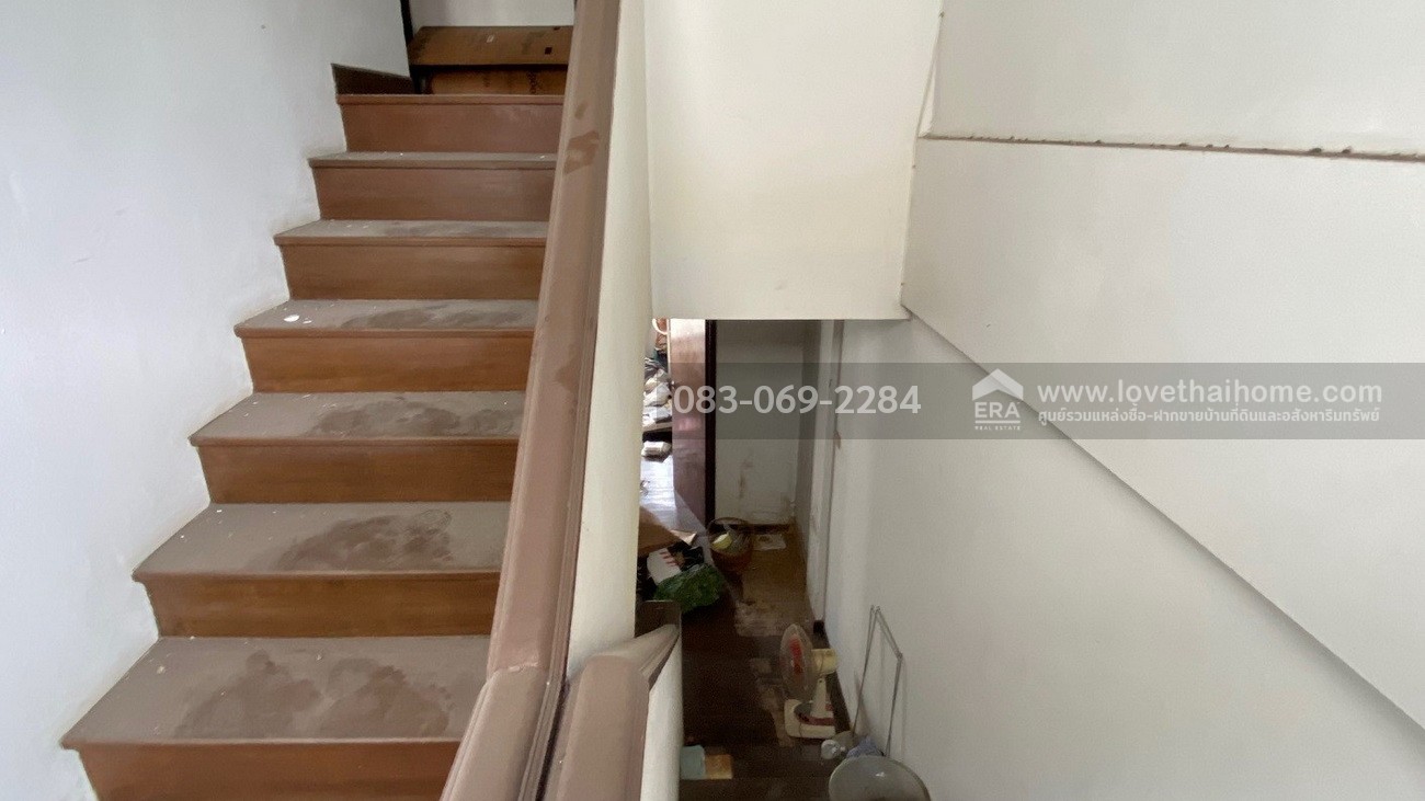 ขายทาวน์โฮม3ชั้น ลาดพร้าว62 หมู่บ้านพรรณวดี ลัดออกรัชดาภิเษก สี่แยกสุทธิสารได้ ภายใน 10 นาที พื้นที่28ตรว. ราคา 5.5 ล้าน อยู่ใกล้สถานีรถไฟฟ้าสายสีเหลือง-โชคชัย 4