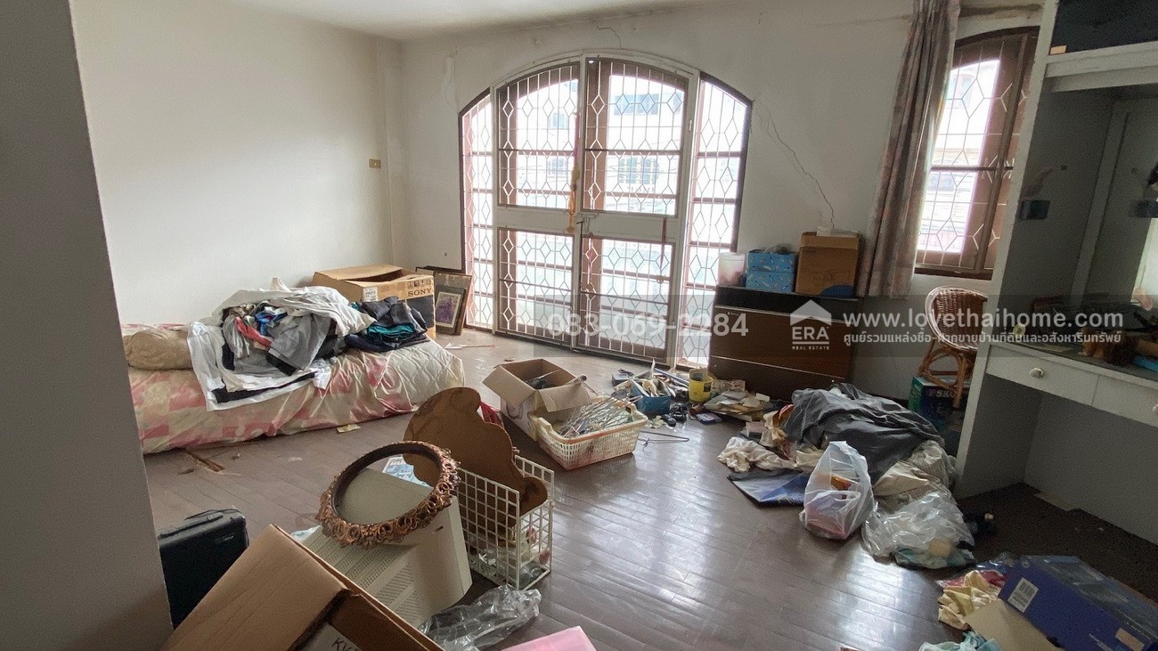 ขายทาวน์โฮม3ชั้น ลาดพร้าว62 หมู่บ้านพรรณวดี ลัดออกรัชดาภิเษก สี่แยกสุทธิสารได้ ภายใน 10 นาที พื้นที่28ตรว. ราคา 5.5 ล้าน อยู่ใกล้สถานีรถไฟฟ้าสายสีเหลือง-โชคชัย 4