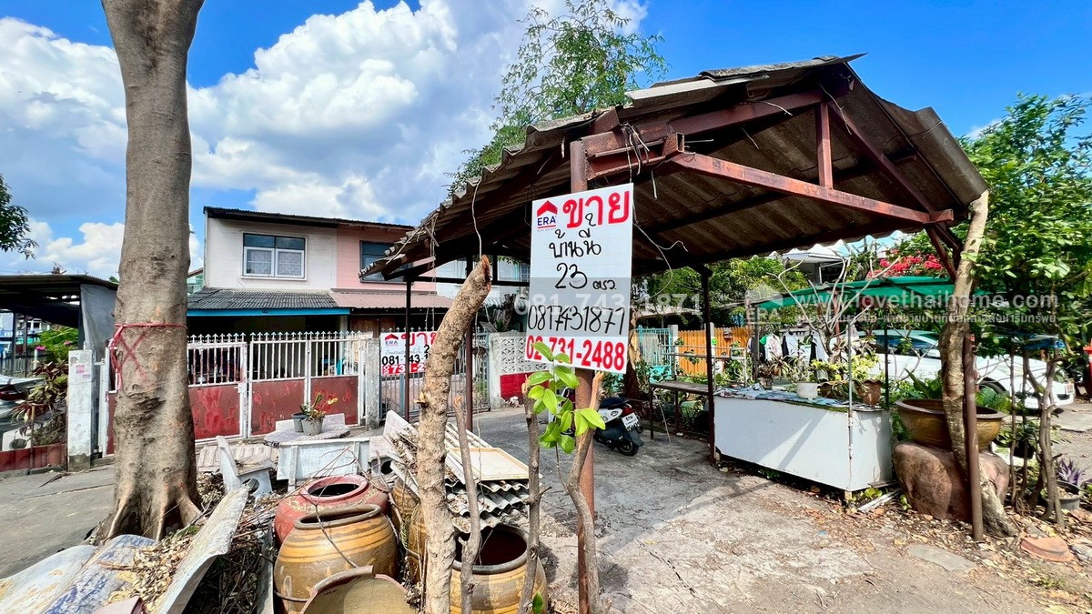 ขายทาวน์เฮ้าส์ 2 ชั้น ซอยนวมินทร์47 หลังสำนักงานที่ดินบางกะปิ พื้นที่ 23 ตรว. หน้าบ้านมีที่จอดรถ ขายถูกมาก 1.8 ล้านบาท ทำเลดี ใกล้สวนนวมินทร์ภิรมย์และเดอะมอลล์บางกะปิ