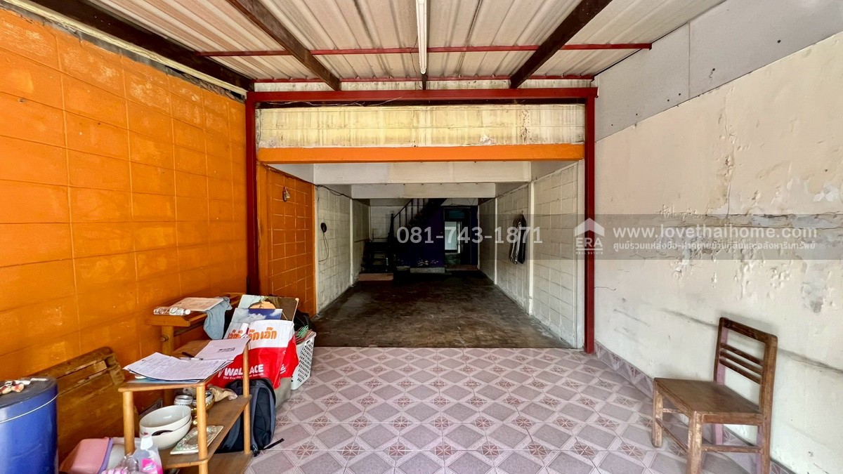 ขายทาวน์เฮ้าส์ 2 ชั้น ซอยนวมินทร์47 หลังสำนักงานที่ดินบางกะปิ พื้นที่ 23 ตรว. หน้าบ้านมีที่จอดรถ ขายถูกมาก 1.8 ล้านบาท ทำเลดี ใกล้สวนนวมินทร์ภิรมย์และเดอะมอลล์บางกะปิ