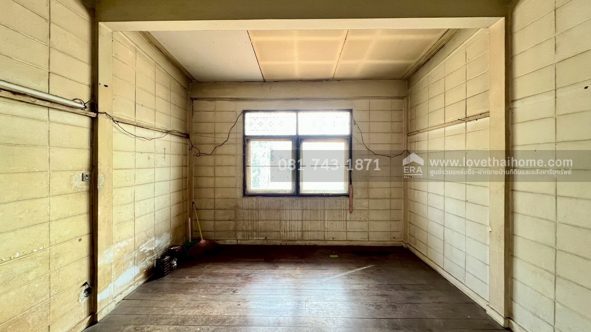 ขายทาวน์เฮ้าส์ 2 ชั้น ซอยนวมินทร์47 หลังสำนักงานที่ดินบางกะปิ พื้นที่ 23 ตรว. หน้าบ้านมีที่จอดรถ ขายถูกมาก 1.8 ล้านบาท ทำเลดี ใกล้สวนนวมินทร์ภิรมย์และเดอะมอลล์บางกะปิ