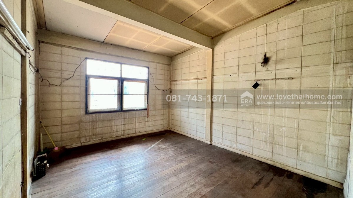 ขายทาวน์เฮ้าส์ 2 ชั้น ซอยนวมินทร์47 หลังสำนักงานที่ดินบางกะปิ พื้นที่ 23 ตรว. หน้าบ้านมีที่จอดรถ ขายถูกมาก 1.8 ล้านบาท ทำเลดี ใกล้สวนนวมินทร์ภิรมย์และเดอะมอลล์บางกะปิ