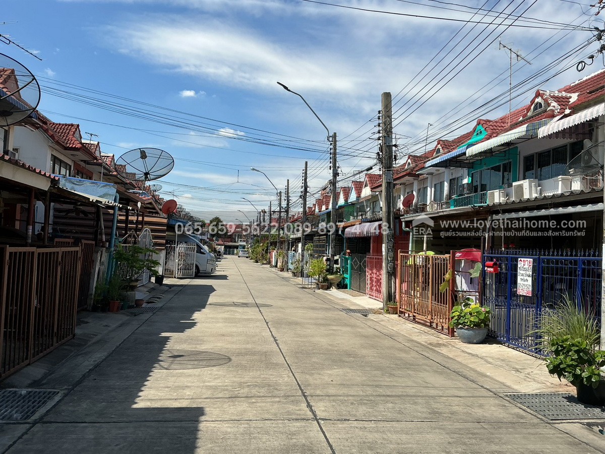 ขายทาวน์เฮ้าส์ แพรกษา3/1 หมู่บ้านบดิพัฒน์2 ซ.1/2 สมุทรปราการ พื้นที่16ตรว. ขายเพียง1.29ล้าน ราคาถูกมากๆ หาไม่ได้แล้ว รีบมาเป็นเจ้าของด่วน