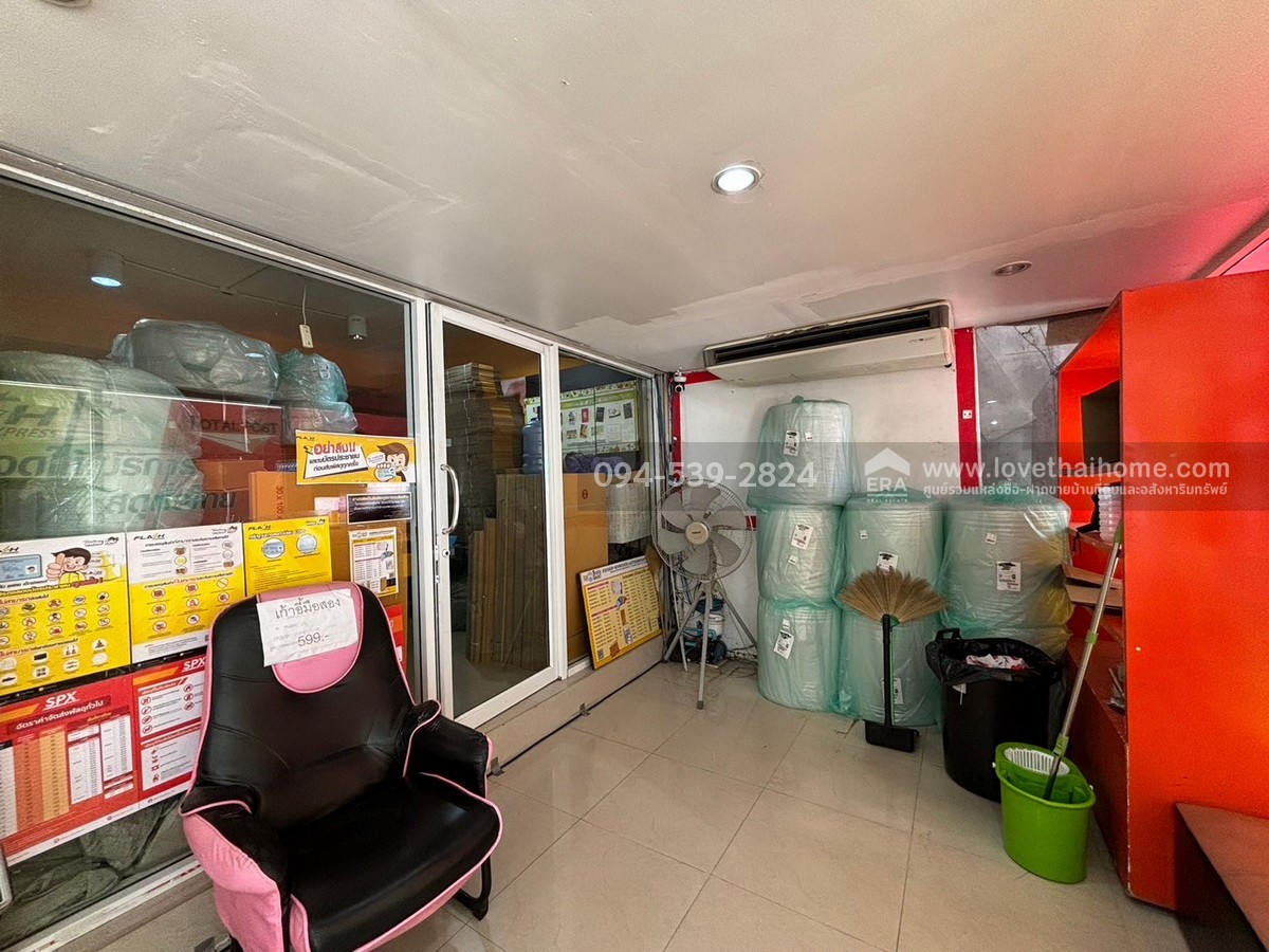 ขายตึกแถว 3 ชั้น คลองหลวง หมู่บ้านพรธิสาร3 ถ.เลียบคลองหก รังสิต-ปทุมธานี พื้นที่19.3ตรว. อยู่ติดถนนเมนหลัก ทำเลดีมาก เหมาะค้าขายหรือประกอบธุรกิจ ราคา4.6ล้าน ขายถูกสุดในย่านนั้น ใกล้ ม.เทคโนโลยีธัญบุรี เพียง 300 เมตร