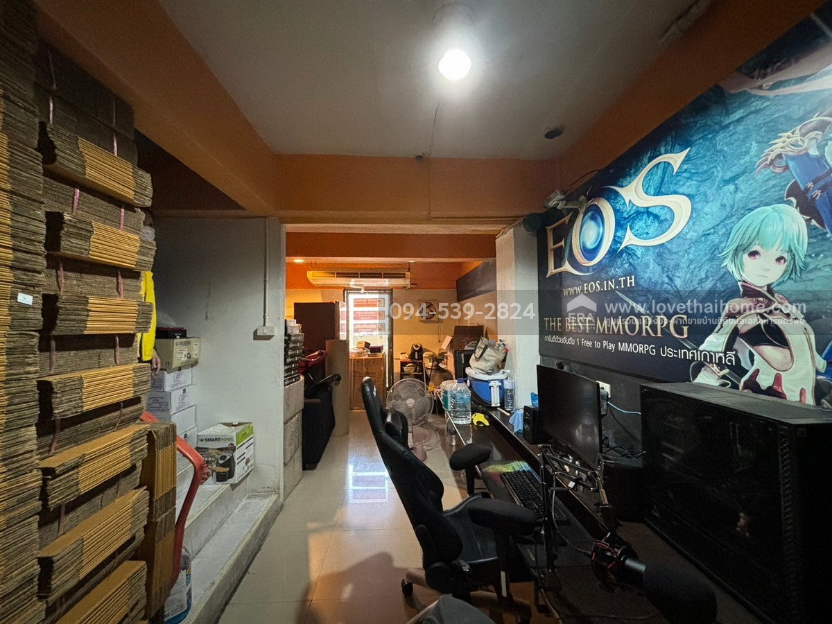 ขายตึกแถว 3 ชั้น คลองหลวง หมู่บ้านพรธิสาร3 ถ.เลียบคลองหก รังสิต-ปทุมธานี พื้นที่19.3ตรว. อยู่ติดถนนเมนหลัก ทำเลดีมาก เหมาะค้าขายหรือประกอบธุรกิจ ราคา4.6ล้าน ขายถูกสุดในย่านนั้น ใกล้ ม.เทคโนโลยีธัญบุรี เพียง 300 เมตร