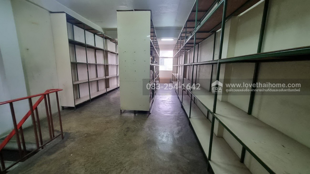 ขายตึกแถว4.5ชั้น เจริญนคร เชื่อมต่อสาทร–ธนบุรี ซ.สมเด็จพระเจ้าตากสิน 27 พื้นที่30.2ตรว. 2คูหา ราคาเพียง 10 ล้านบาท (ถูกมากเมื่อเทียบทำเล) ราคานี้หาได้ยากมากในย่านนี้