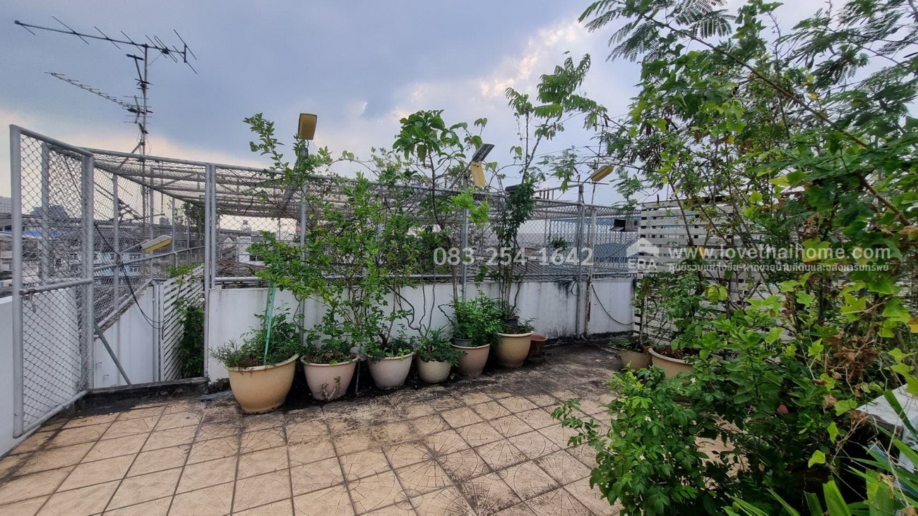 ขายตึกแถว4.5ชั้น เจริญนคร เชื่อมต่อสาทร–ธนบุรี ซ.สมเด็จพระเจ้าตากสิน 27 พื้นที่30.2ตรว. 2คูหา ราคาเพียง 10 ล้านบาท (ถูกมากเมื่อเทียบทำเล) ราคานี้หาได้ยากมากในย่านนี้