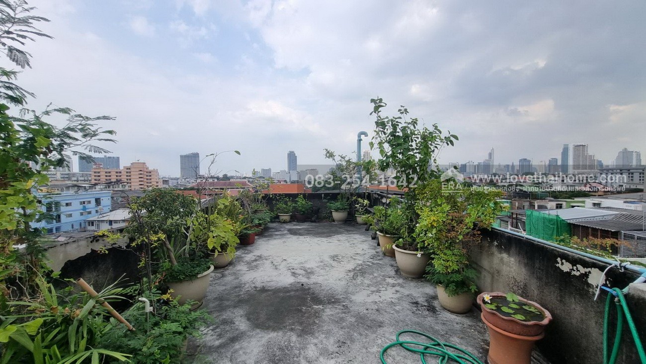 ขายตึกแถว4.5ชั้น เจริญนคร เชื่อมต่อสาทร–ธนบุรี ซ.สมเด็จพระเจ้าตากสิน 27 พื้นที่30.2ตรว. 2คูหา ราคาเพียง 10 ล้านบาท (ถูกมากเมื่อเทียบทำเล) ราคานี้หาได้ยากมากในย่านนี้