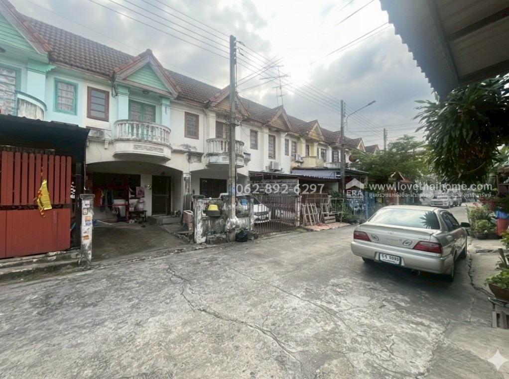 ขายทาวน์เฮ้าส์ 2 ชั้น ถนนเพชรเกษม หมู่บ้านพงษ์ศิริชัย1 พื้นที่ 16 ตารางวา ขายด่วนมาก "ต่ำกว่าราคาประเมิน" ราคาเพียง 1,150,000 บาทเท่านั้น ราคานี้มีจริงไม่ใช่พิมพ์ผิด!!! บนถนนเพชรเกษม ราคานี้หาไม่ได้อีกแล้ว หลังเดียวเท่านั้น หมดแล้วหมดเลยจ้า