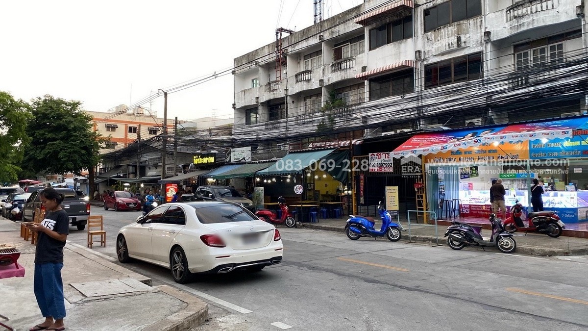 ขายตึกแถว4.5ชั้น ลาดพร้าว107 ใกล้มหาลัย RBAC ซ.ดีสมโชค ค้าขายได้ 24 ชม. พื้นที่20.4ตรว. ราคา4.6ล้าน ราคานี้ถ้าเทียบกับตึกแถวที่อยู่ย่านลาดพร้าวและบางกะปิ ราคาถูกมาก หาไม่ได้แล้ว