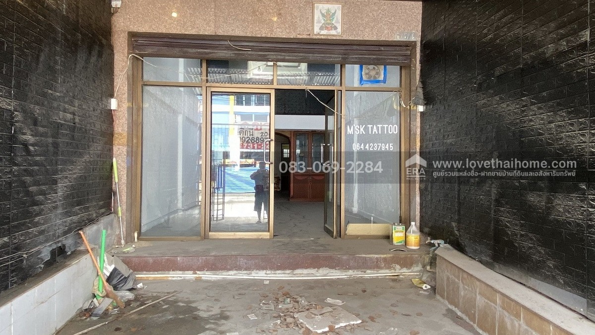 ขายตึกแถว4.5ชั้น ลาดพร้าว107 ใกล้มหาลัย RBAC ซ.ดีสมโชค ค้าขายได้ 24 ชม. พื้นที่20.4ตรว. ราคา4.6ล้าน ราคานี้ถ้าเทียบกับตึกแถวที่อยู่ย่านลาดพร้าวและบางกะปิ ราคาถูกมาก หาไม่ได้แล้ว