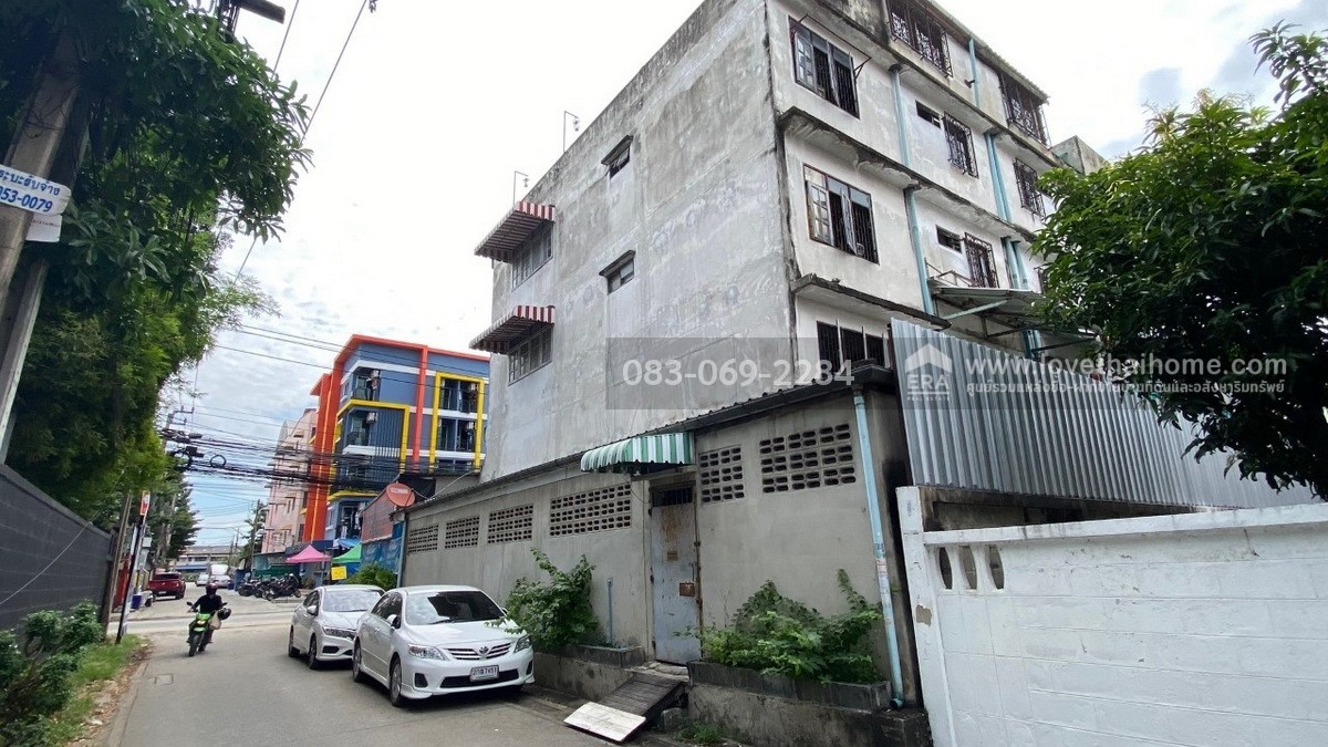 ขายตึกแถว4.5ชั้น ลาดพร้าว107 ใกล้มหาลัย RBAC ซ.ดีสมโชค ค้าขายได้ 24 ชม. พื้นที่20.4ตรว. ราคา4.6ล้าน ราคานี้ถ้าเทียบกับตึกแถวที่อยู่ย่านลาดพร้าวและบางกะปิ ราคาถูกมาก หาไม่ได้แล้ว