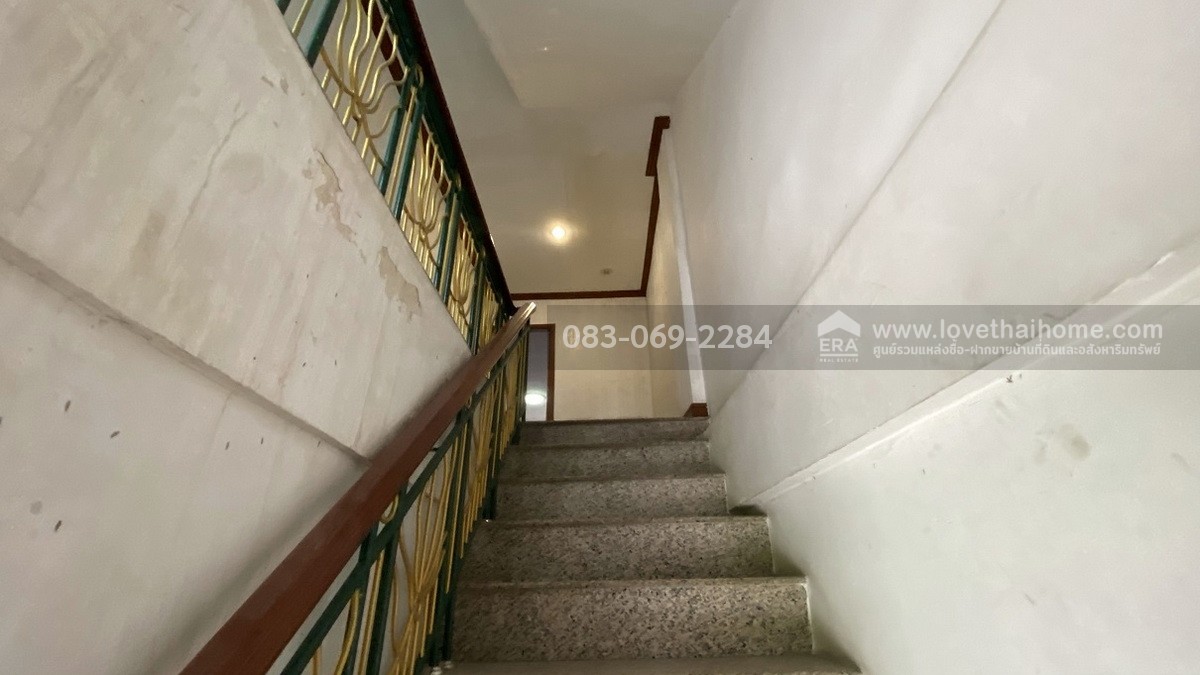 ขายตึกแถว4.5ชั้น ลาดพร้าว107 ใกล้มหาลัย RBAC ซ.ดีสมโชค ค้าขายได้ 24 ชม. พื้นที่20.4ตรว. ราคา4.6ล้าน ราคานี้ถ้าเทียบกับตึกแถวที่อยู่ย่านลาดพร้าวและบางกะปิ ราคาถูกมาก หาไม่ได้แล้ว