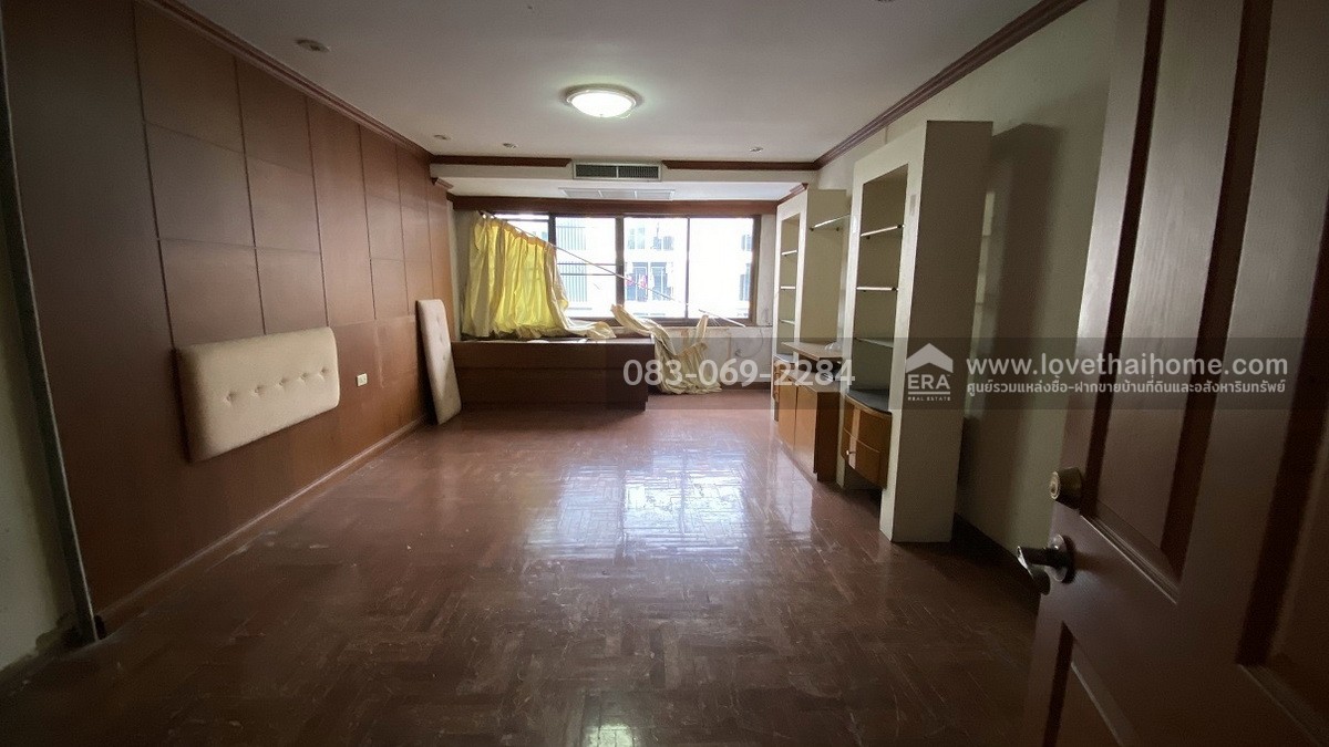 ขายตึกแถว4.5ชั้น ลาดพร้าว107 ใกล้มหาลัย RBAC ซ.ดีสมโชค ค้าขายได้ 24 ชม. พื้นที่20.4ตรว. ราคา4.6ล้าน ราคานี้ถ้าเทียบกับตึกแถวที่อยู่ย่านลาดพร้าวและบางกะปิ ราคาถูกมาก หาไม่ได้แล้ว