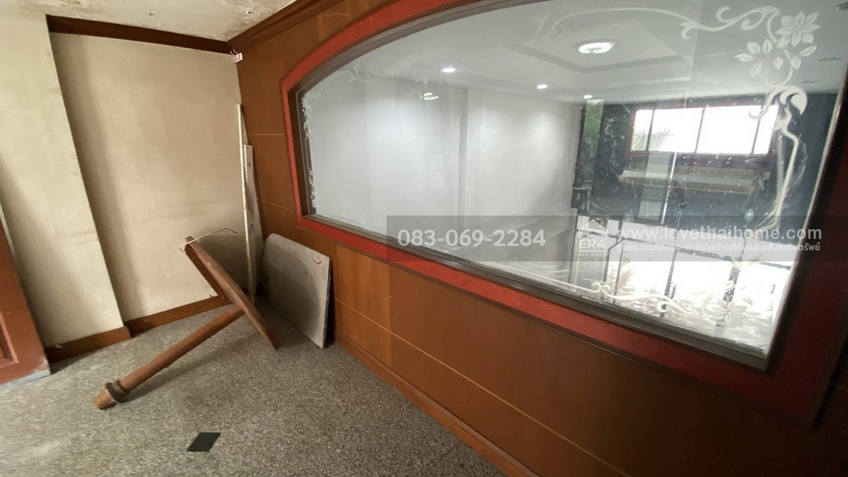 ขายตึกแถว4.5ชั้น ลาดพร้าว107 ใกล้มหาลัย RBAC ซ.ดีสมโชค ค้าขายได้ 24 ชม. พื้นที่20.4ตรว. ราคา4.6ล้าน ราคานี้ถ้าเทียบกับตึกแถวที่อยู่ย่านลาดพร้าวและบางกะปิ ราคาถูกมาก หาไม่ได้แล้ว