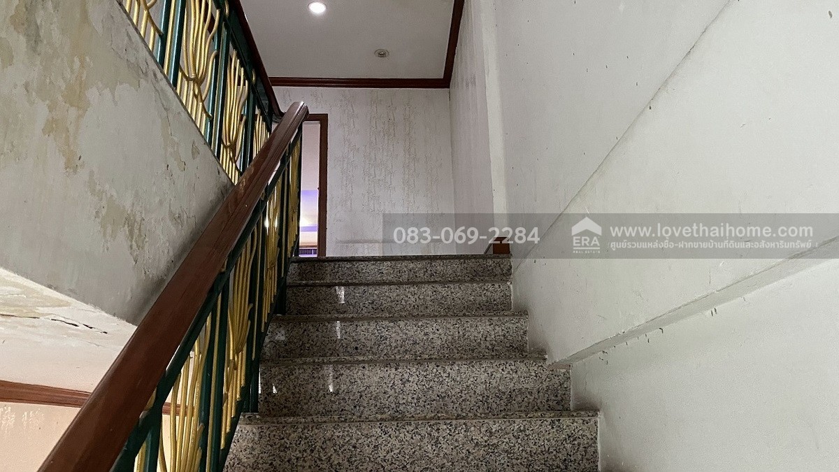 ขายตึกแถว4.5ชั้น ลาดพร้าว107 ใกล้มหาลัย RBAC ซ.ดีสมโชค ค้าขายได้ 24 ชม. พื้นที่20.4ตรว. ราคา4.6ล้าน ราคานี้ถ้าเทียบกับตึกแถวที่อยู่ย่านลาดพร้าวและบางกะปิ ราคาถูกมาก หาไม่ได้แล้ว