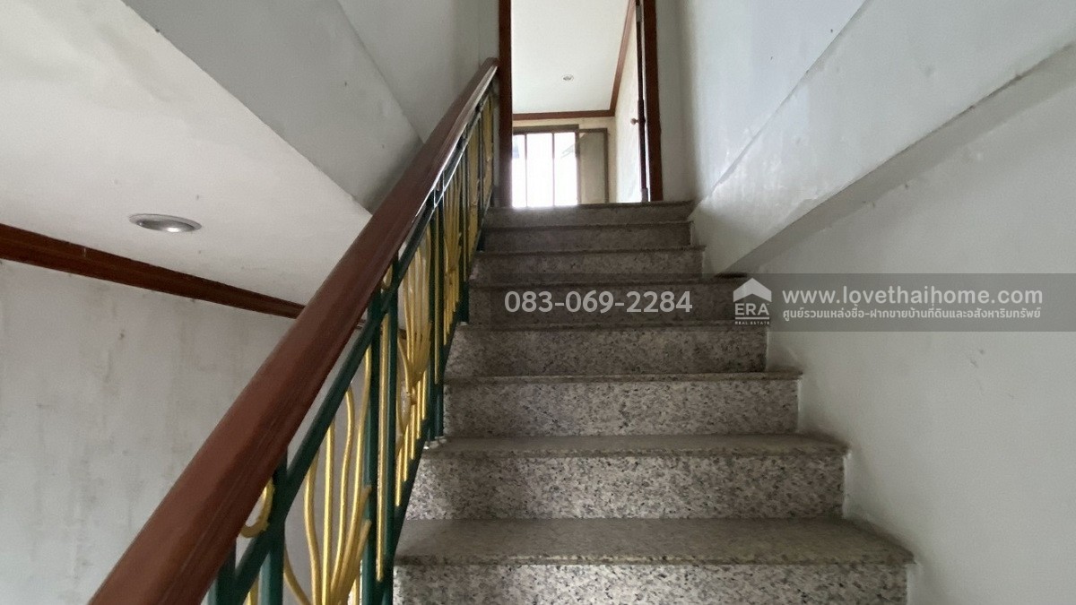 ขายตึกแถว4.5ชั้น ลาดพร้าว107 ใกล้มหาลัย RBAC ซ.ดีสมโชค ค้าขายได้ 24 ชม. พื้นที่20.4ตรว. ราคา4.6ล้าน ราคานี้ถ้าเทียบกับตึกแถวที่อยู่ย่านลาดพร้าวและบางกะปิ ราคาถูกมาก หาไม่ได้แล้ว