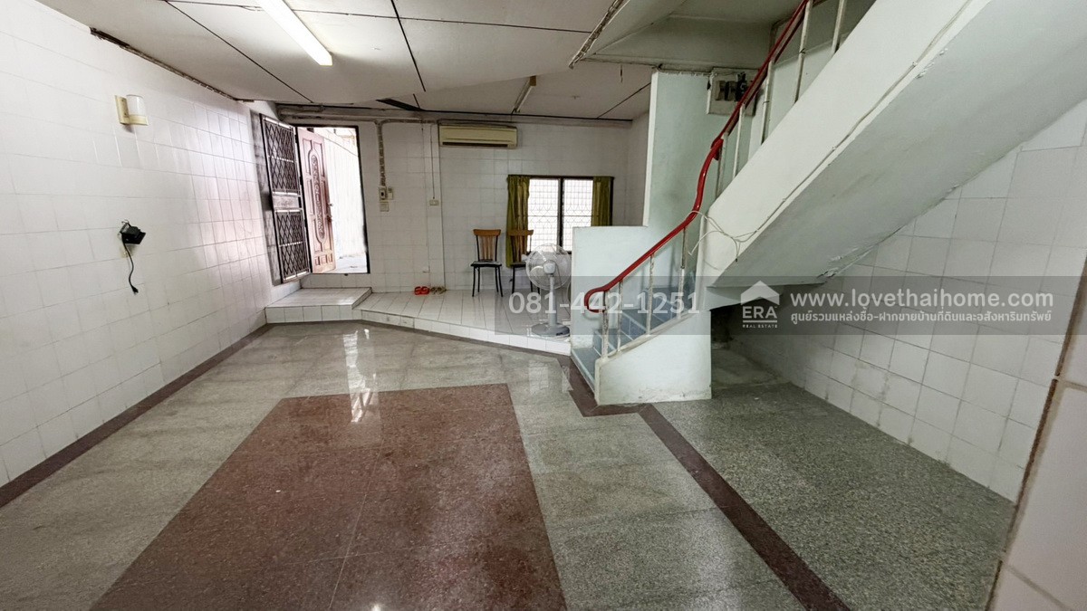 ขายทาวน์เฮ้าส์2ชั้นถนนพระราม9 ซอย13 ซอยโพธิ์หิรัญอุทิศ หมู่บ้านวิจิตชัย พื้นที่ 23 ตรว. ขาย 3.4 ล้านบาท ทำเลใจกลางพระราม9 ใกล้ MRT ศูนย์วัฒนธรรม