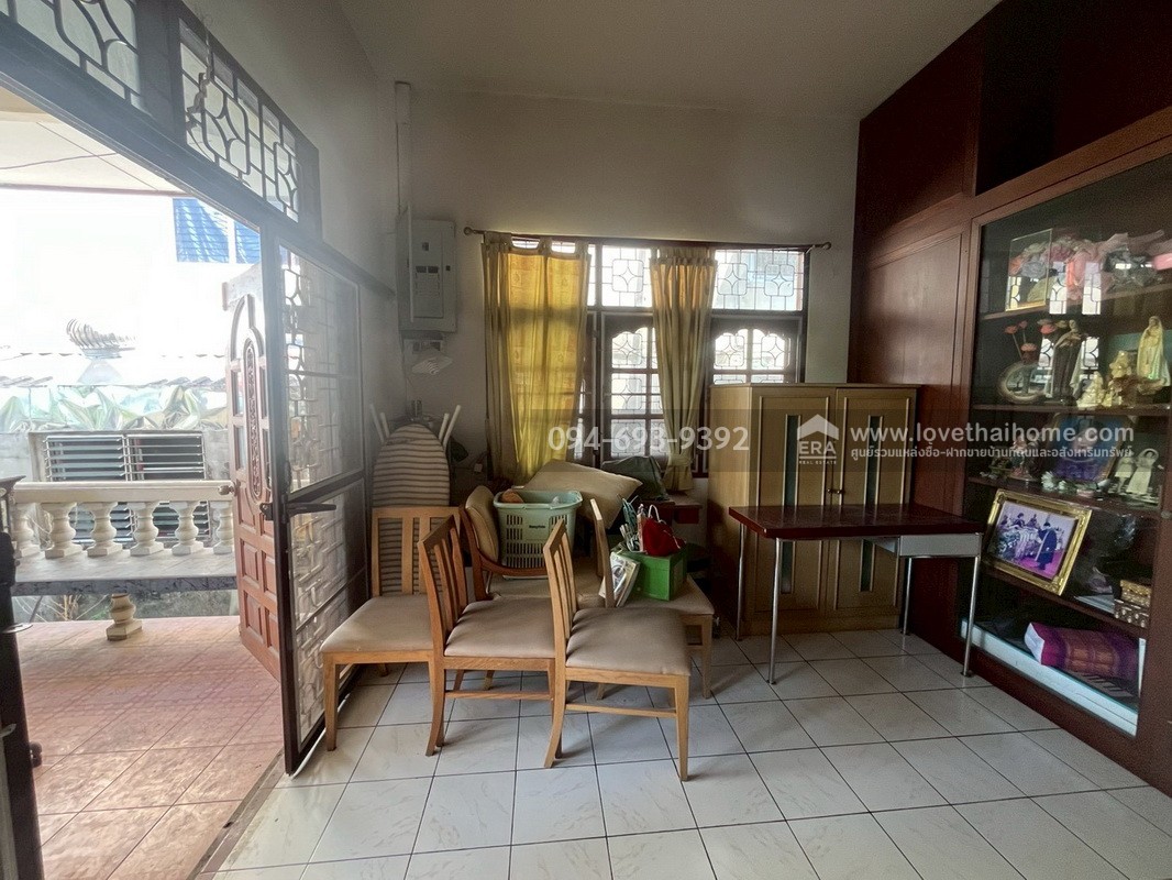 ขายบ้านเดี่ยว ซอยพระยาสุเรนทร์30 แยก6 พื้นที่ 153 ตรว. พื้นที่มากแบบนี้ไม่มีอีกแล้ว ขายเพียง 4.85 ล้านบาทเท่านั้น ทำเลดี ติดถนน 2 ด้าน ใกล้รถไฟฟ้าสายสีชมพู สถานีบางชัน