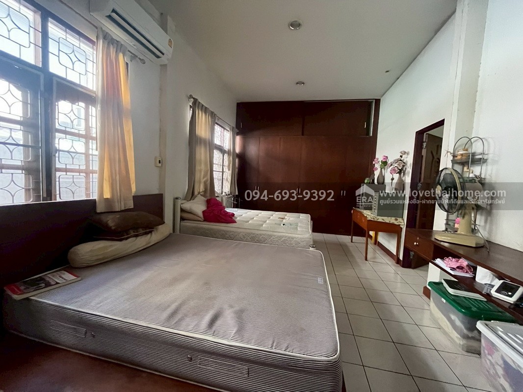 ขายบ้านเดี่ยว ซอยพระยาสุเรนทร์30 แยก6 พื้นที่ 153 ตรว. พื้นที่มากแบบนี้ไม่มีอีกแล้ว ขายเพียง 4.85 ล้านบาทเท่านั้น ทำเลดี ติดถนน 2 ด้าน ใกล้รถไฟฟ้าสายสีชมพู สถานีบางชัน