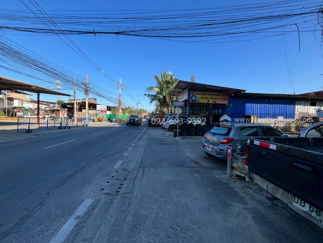 ขายที่ดิน ซอยพระยาสุเรนทร์30 แยก6/1 พร้อมแถม! โรงงานเฟอร์นิเจอร์ ฟรีค่ะ พื้นที่ 313 ตรว. ขาย เพียง18 ล้านบาท ทำเลเดินทางสะดวกมากๆ ด่วนๆ ราคาคุยได้สุดๆ